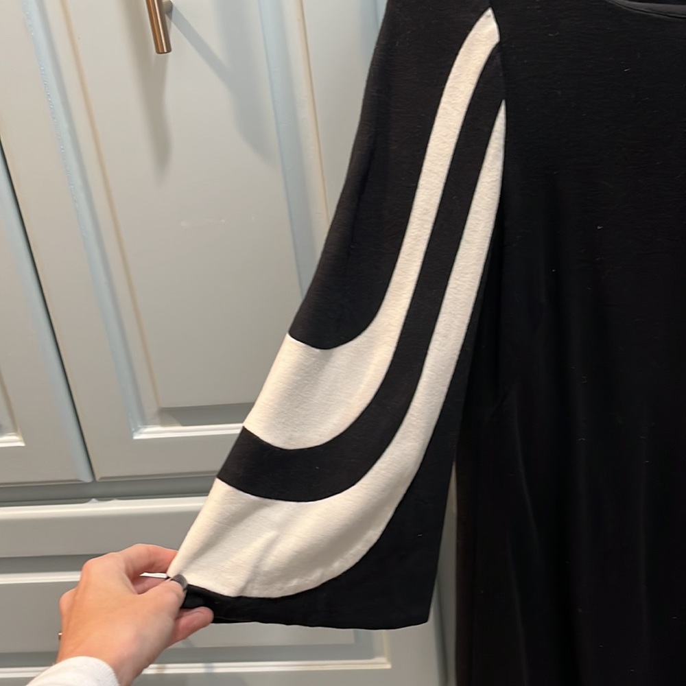 Gorgeous Trina Turk dress! - Picture 2 of 5